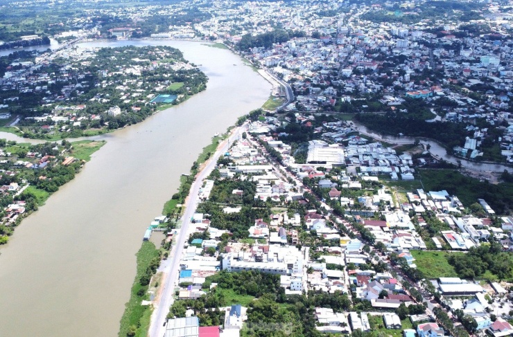 Hiện nay dự án đang được khảo sát, lập báo cáo đề xuất chủ trương đầu tư để trình các ngành thẩm định, phê duyệt. Đoạn từ đường Vĩnh Phú 40 đến giáp cầu Vĩnh Bình (thuộc phường Vĩnh Phú) có chiều dài 3,9km. Dự kiến tổng mức đầu tư 1.693,61 tỷ đồng. Trong đó, chi phí bồi thường giải tỏa 950 tỷ đồng; chi phí xây dựng 333,04 tỷ đồng.