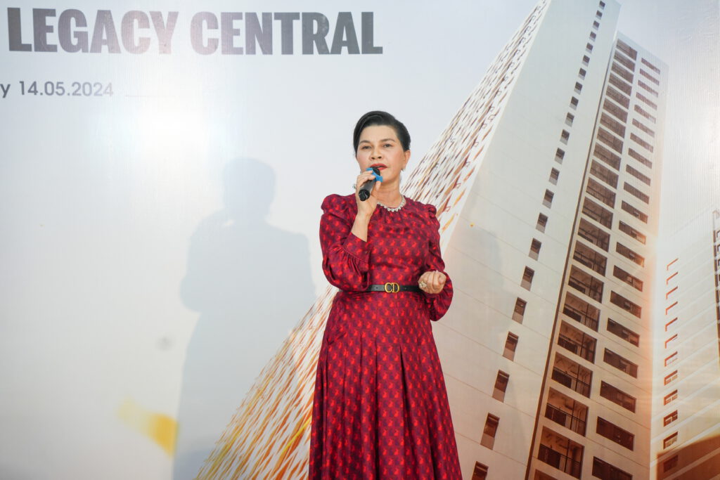 Bà Đặng Thị Kim Oanh, Chủ tịch HĐQT, Tổng Giám đốc Kim Oanh Group: “Thành công của dự án Legacy Central gắn liền với nỗ lực của tất cả các đối tác tham gia phát triển dự án cũng như CBNV Kim Oanh Group”.